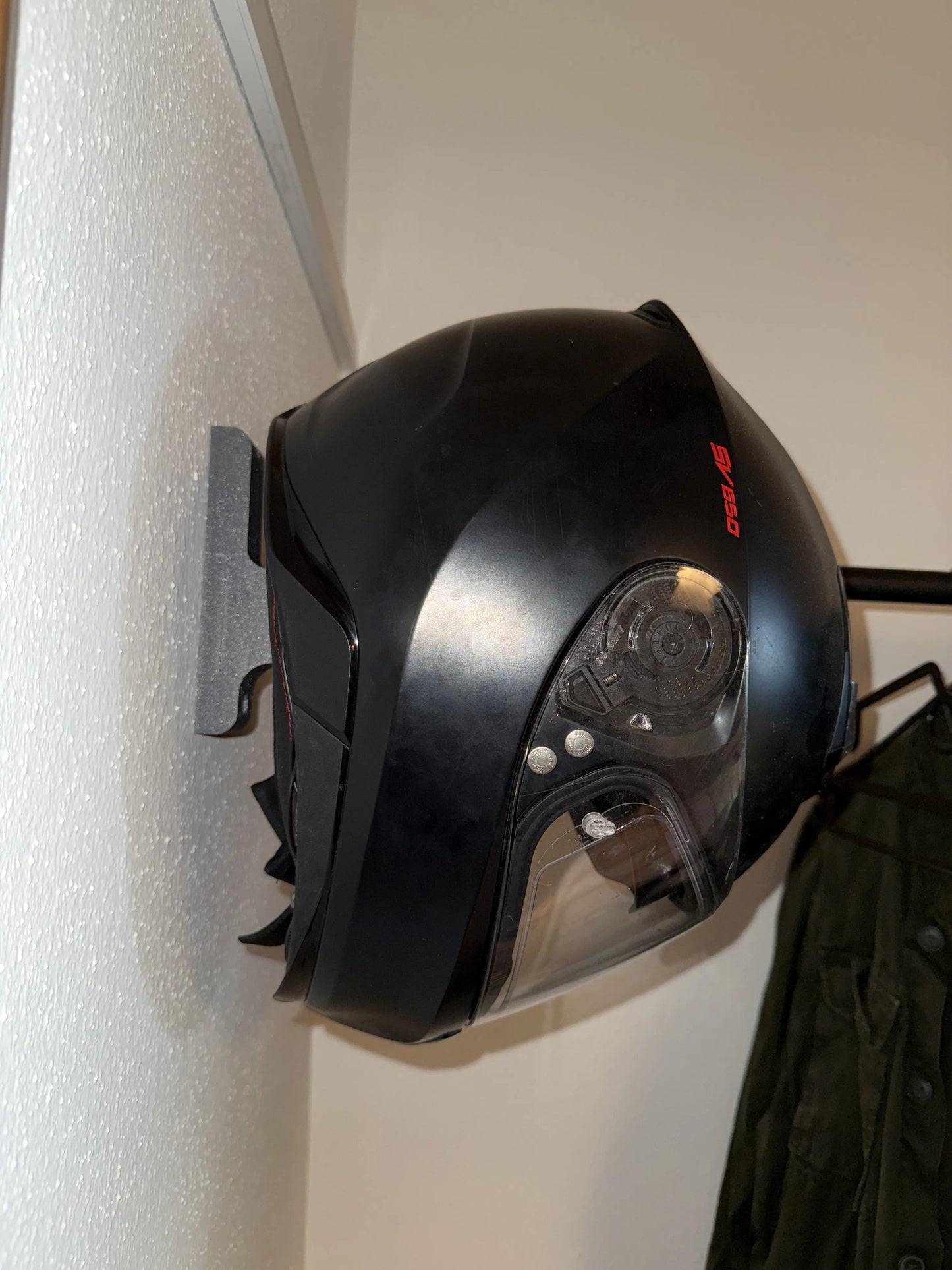 Helmet Holder Motorrad Helmhalter Produktbild 4 Die Gebrüder R&A